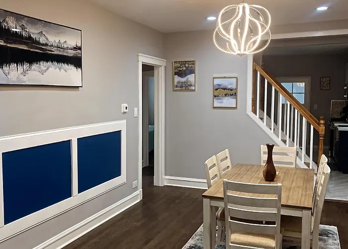 Holiday home Charming 5 Bedrooms 2 Bathrooms Chicago