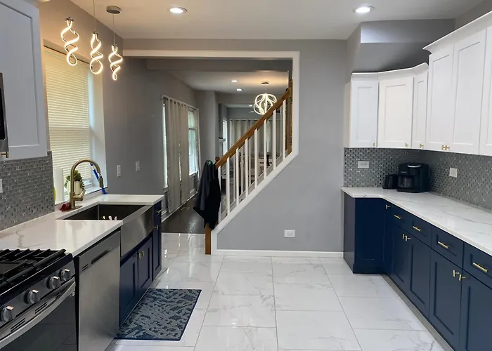 Charming 5 Bedrooms 2 Bathrooms *