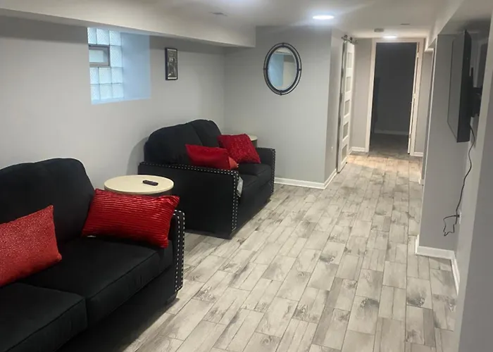 Charming 5 Bedrooms 2 Bathrooms * Chicago